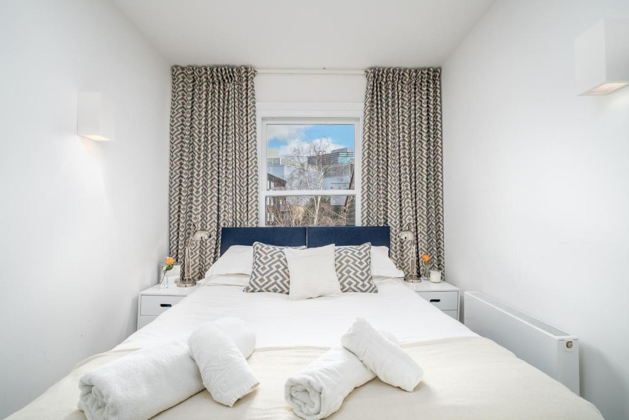 Captivating Apartment In Shepherds Bush London Eksteriør billede